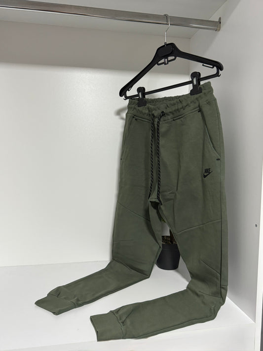 Nike Tech Fleece Trenerka 1/1