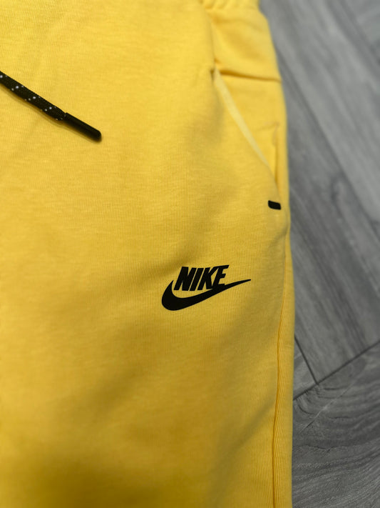 Nike Tech Fleece šorc