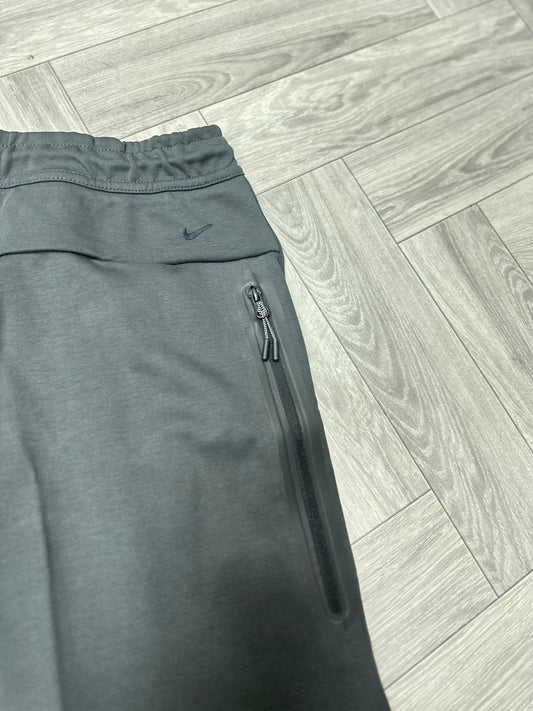 Nike Tech Fleece šorc