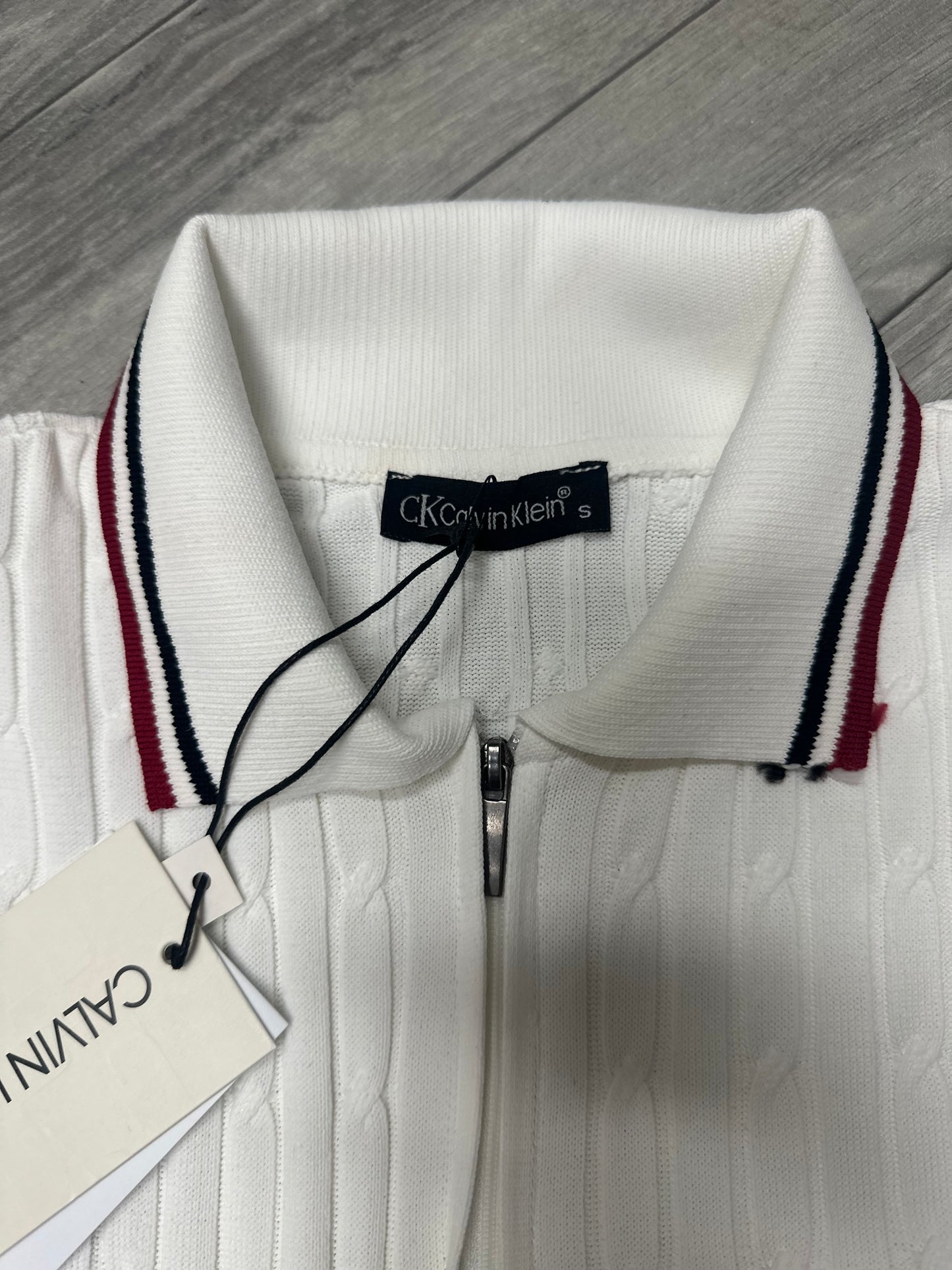 Calvin Klein kragna
