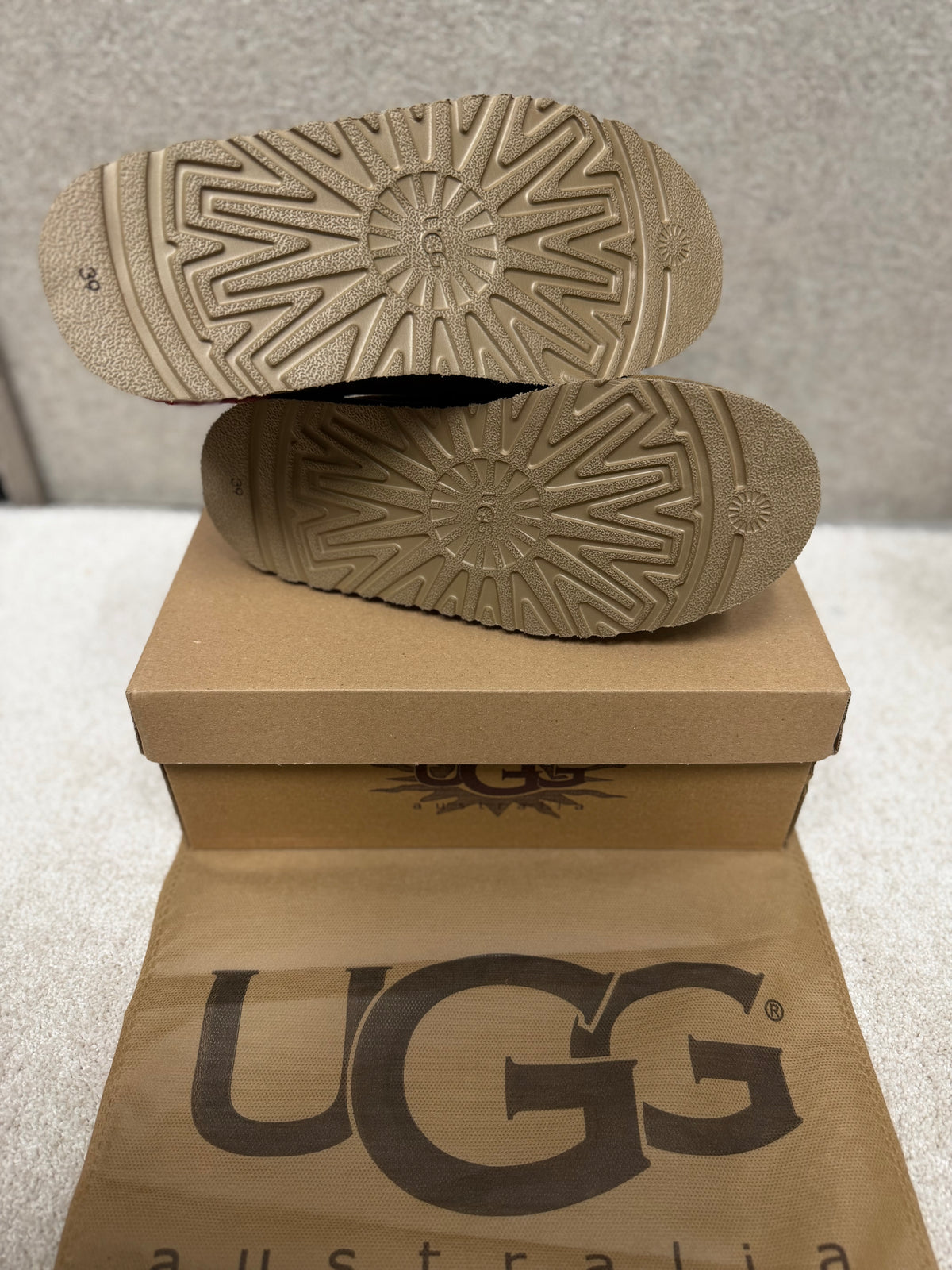 UGG Tazz II