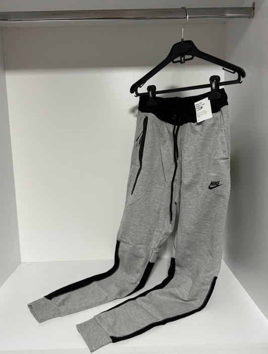 Nike Tech Fleece Trenerka 1/1