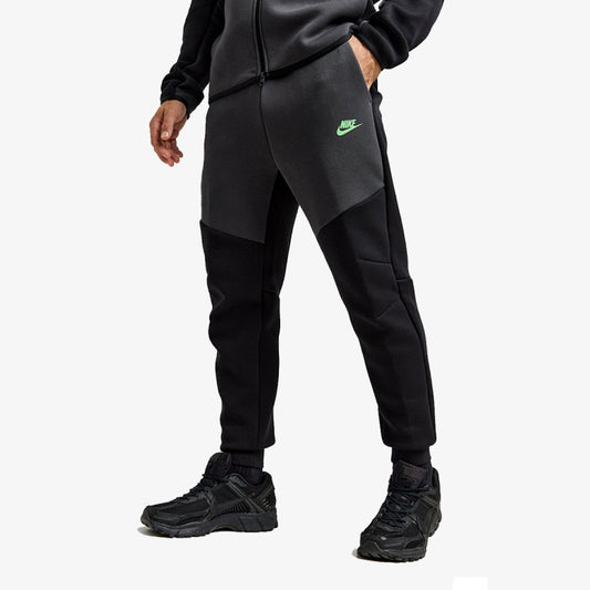 Nike Tech Fleece Trenerka 1/1