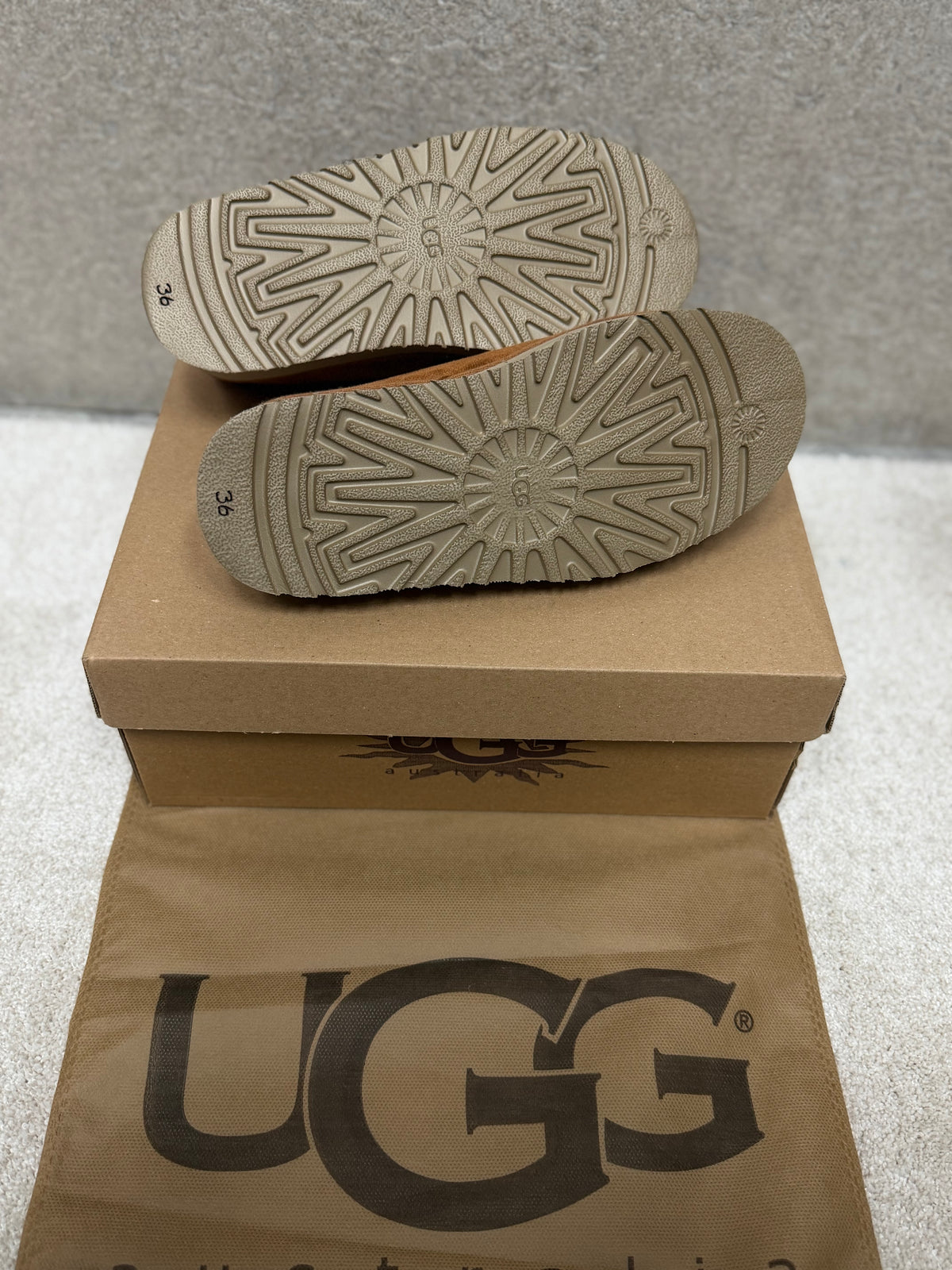 UGG Tazz II Tamnije