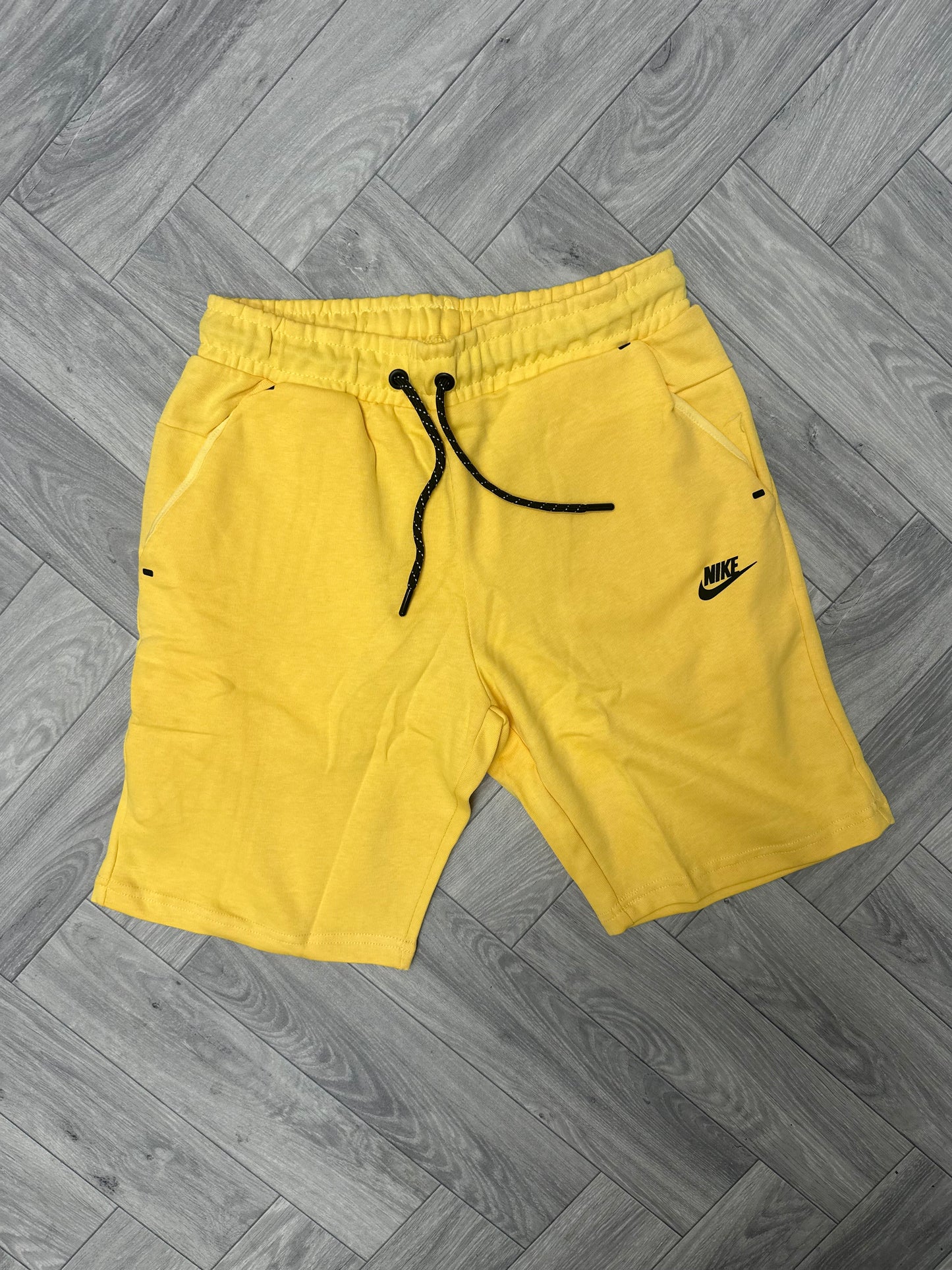 Nike Tech Fleece šorc