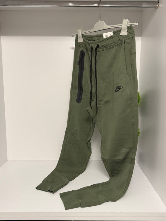 Nike Tech Fleece Trenerka 1/1