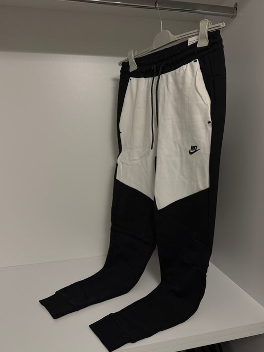 Nike Tech Fleece Trenerka 1/1