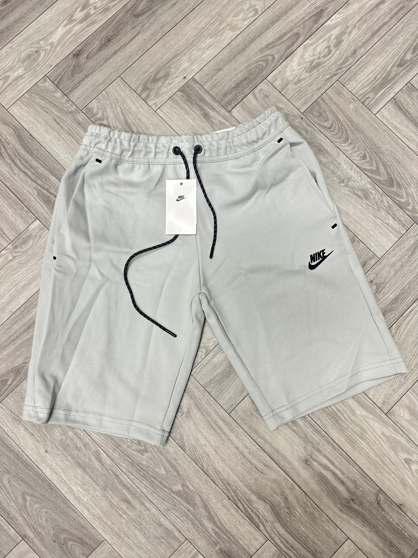 Nike Tech Fleece šorc