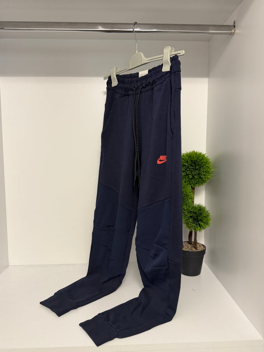 Nike Tech Fleece Trenerka 1/1