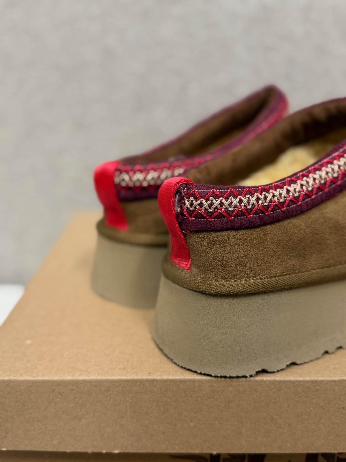 UGG Tazz II