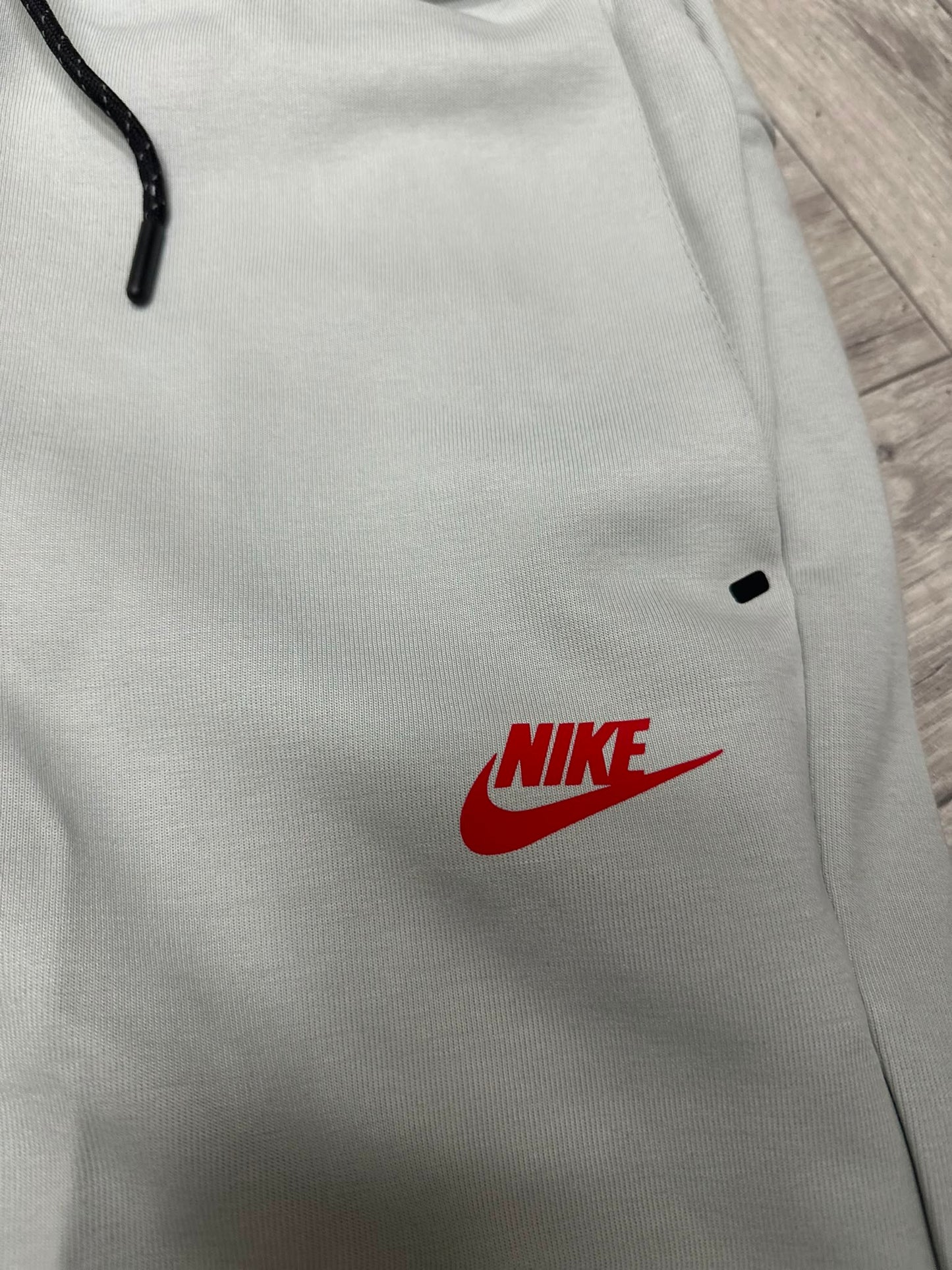 Nike Tech Fleece šorc