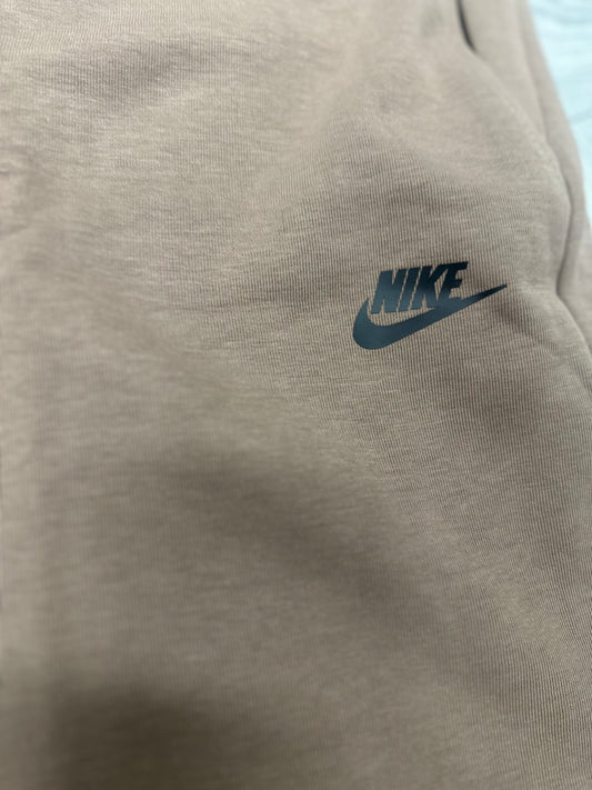 Nike Tech Fleece šorc