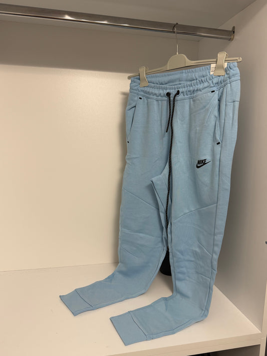 Nike Tech Fleece Trenerka 1/1