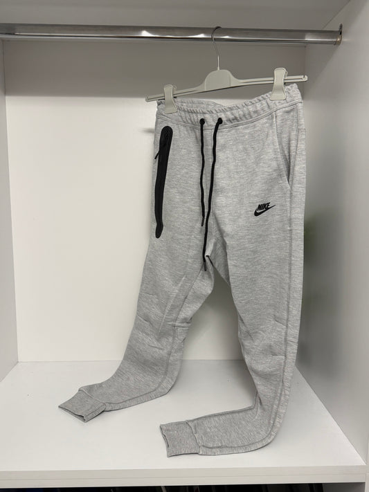 Nike Tech Fleece Trenerka 1/1