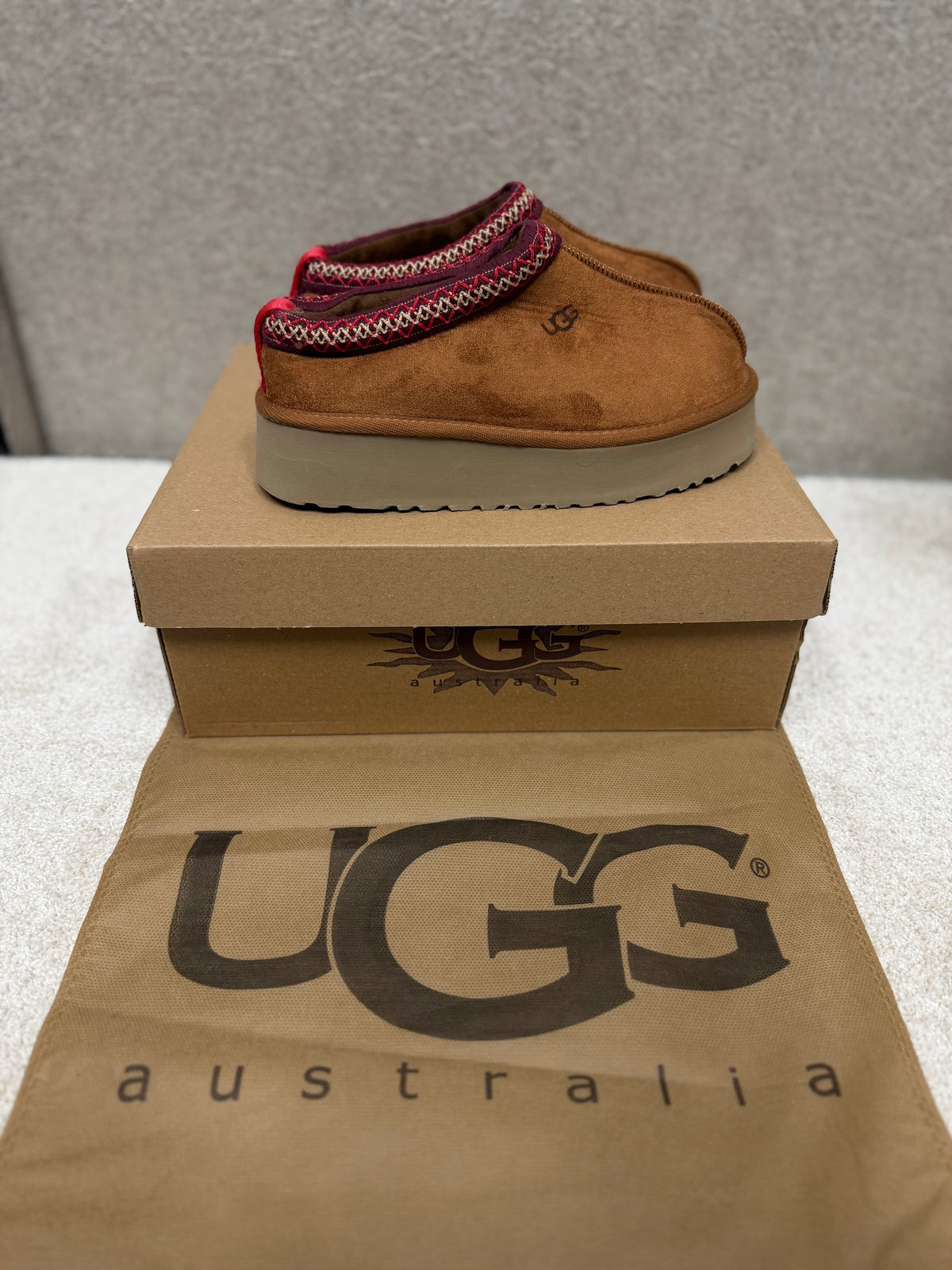 UGG Tazz II Tamnije