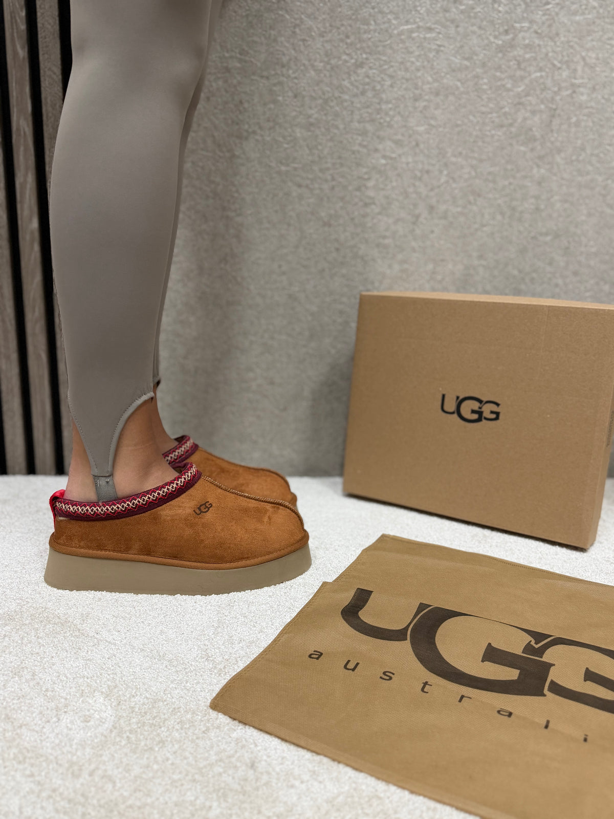 UGG Tazz II Tamnije